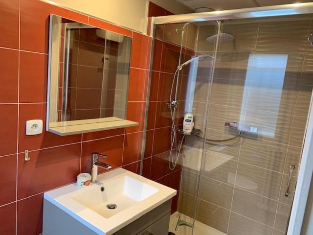 Independante Chez Particuliers Avec Salle De Bain Privative Séjour chez l'habitant *